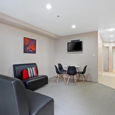 Uptown Two Bedroom Apartment With The Essentials Auckland Exterior foto